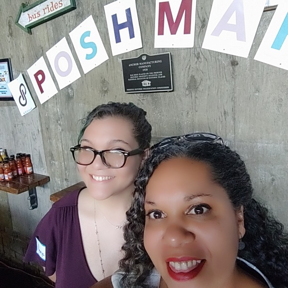 Meet your Posher, April - Picture 2 of 3